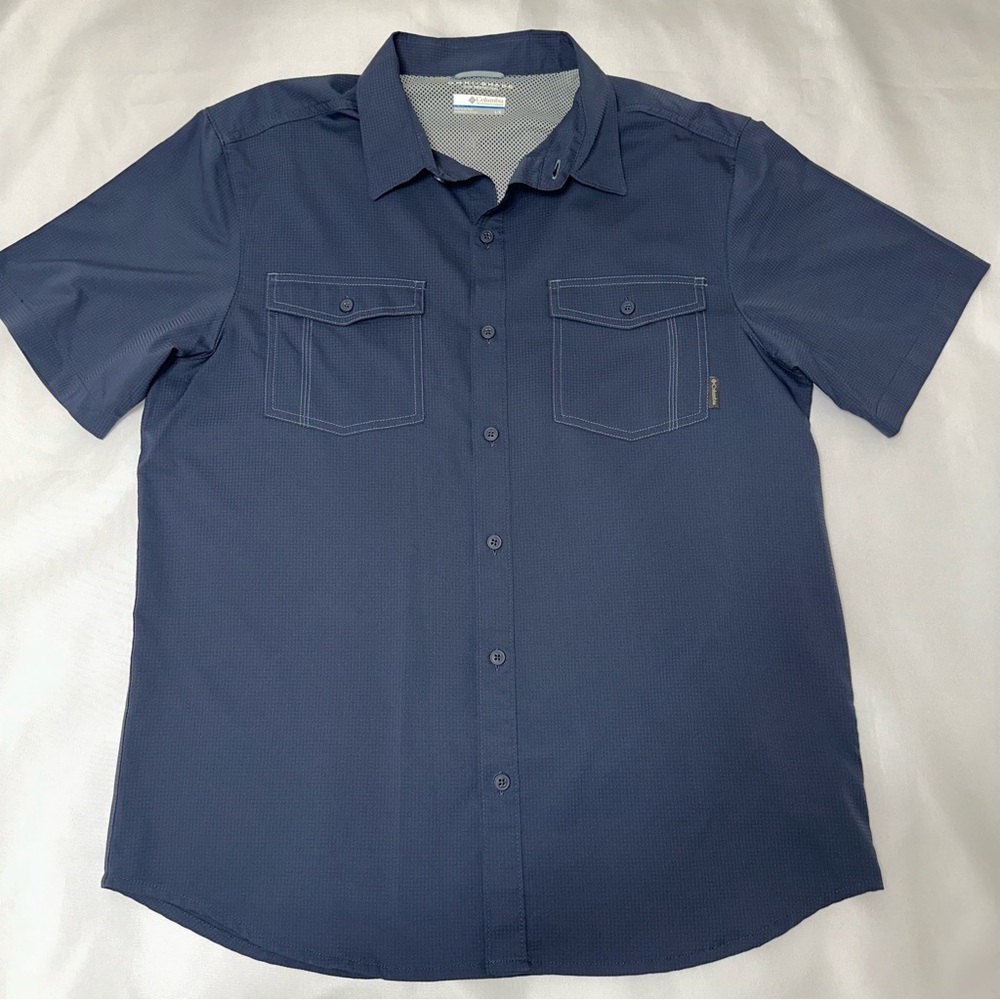 Columbia Men's large Dark Blue Casual Button Down Shirt